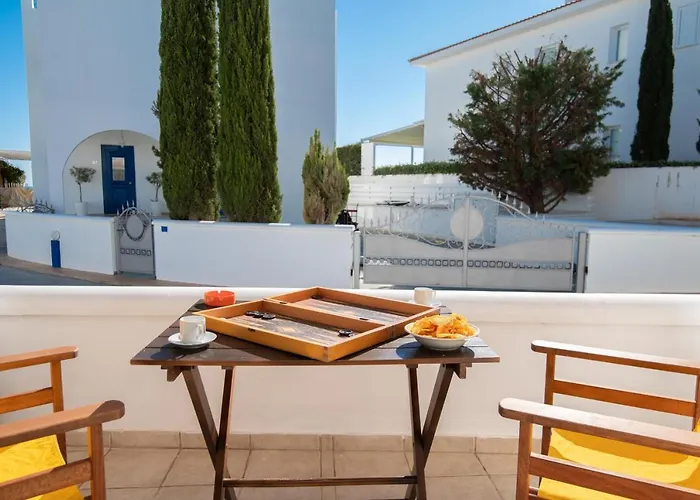 Saint Nikolas * פרוטאראס