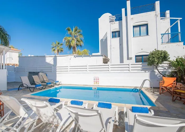 Saint Nikolas פרוטאראס